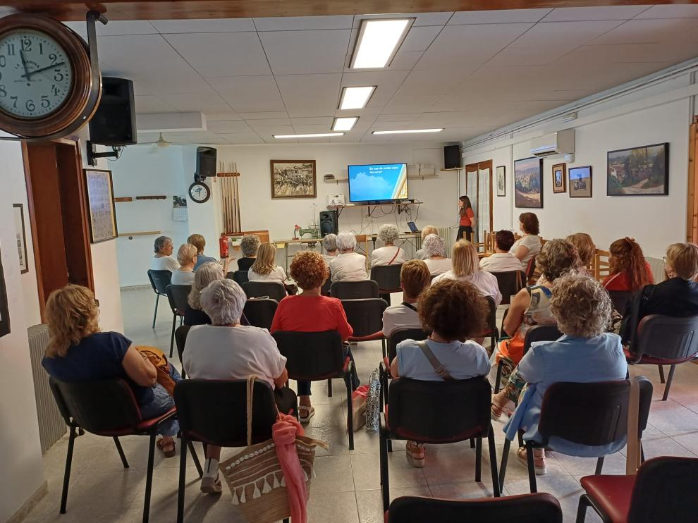 Bona acollida de la darrera sessió del curs 2025-2026 de l'Escola de Salut d'Olost